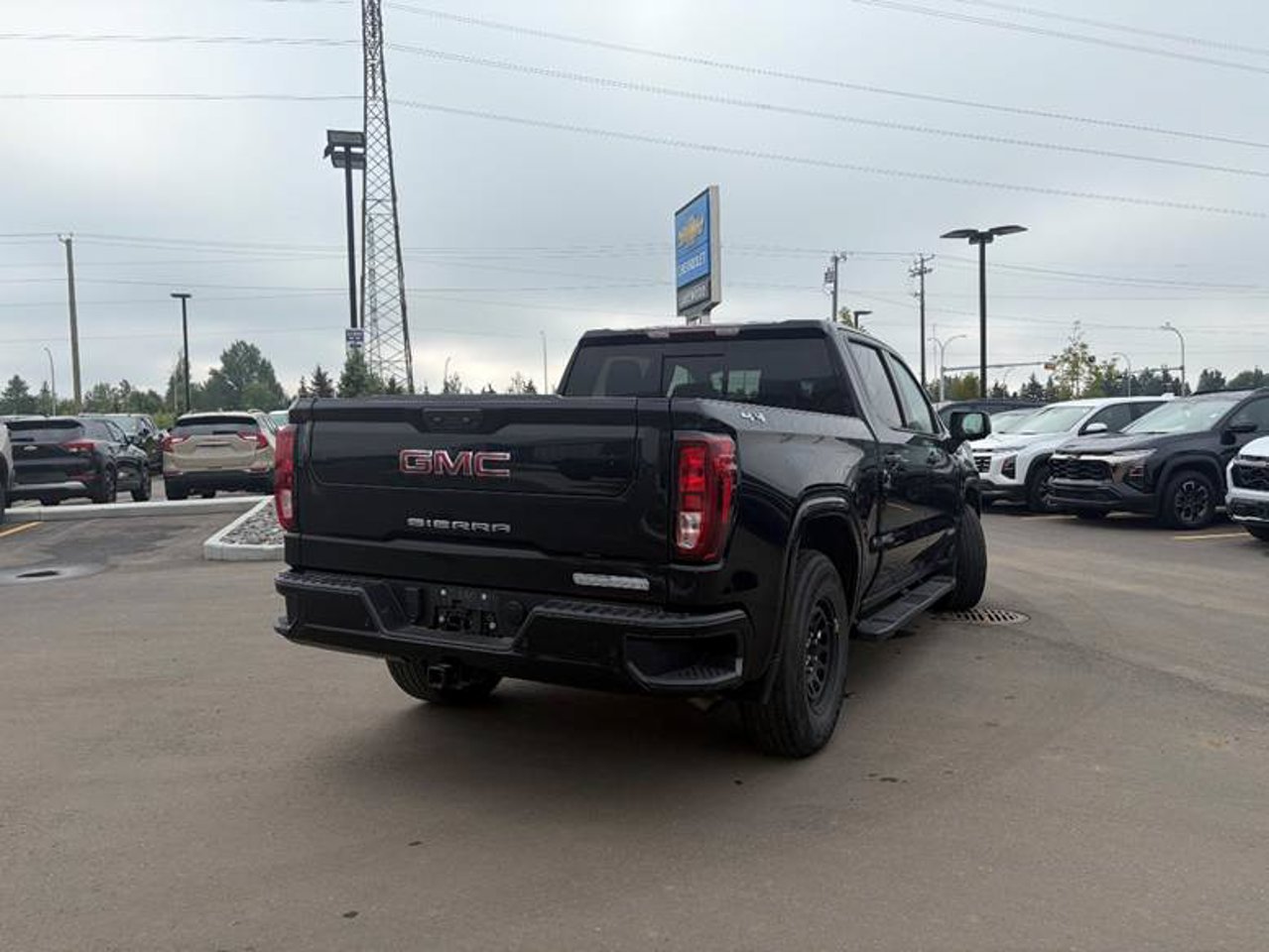 2024 GMC Sierra 1500 4WD Crew Cab 147 Elevation Black Sherwood Park - photo #4