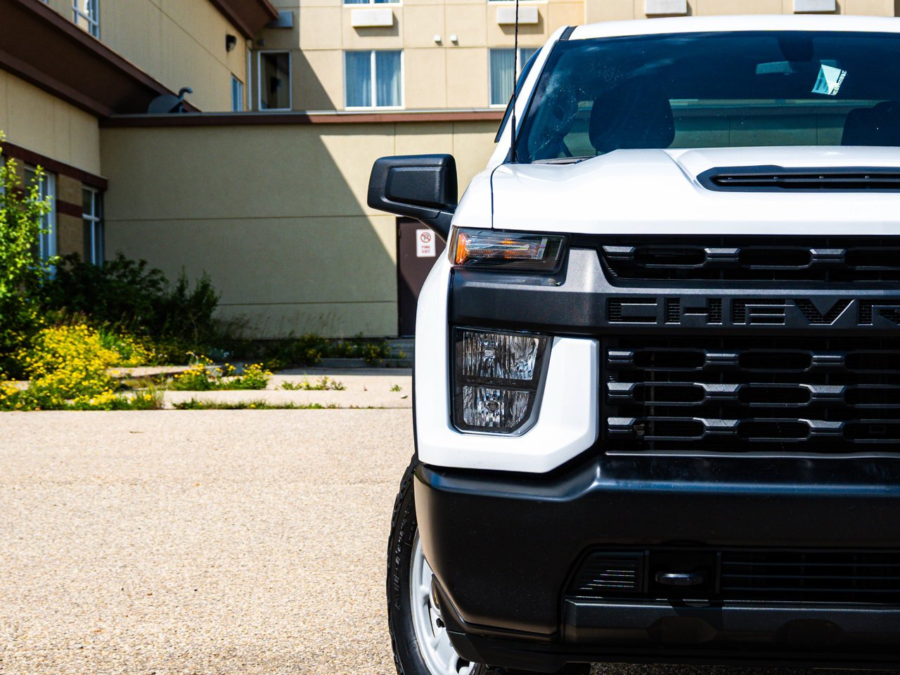 2022 Chevrolet Silverado 2500HD 4WD Crew Cab 159 Work Truck White Sherwood Park - photo #5