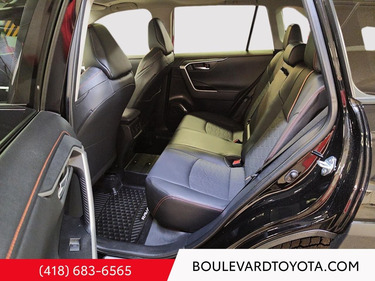 Toyota RAV4 97734B-130 | ADVENTURE 2024 Noir minuit métallisé Québec - photo #19
