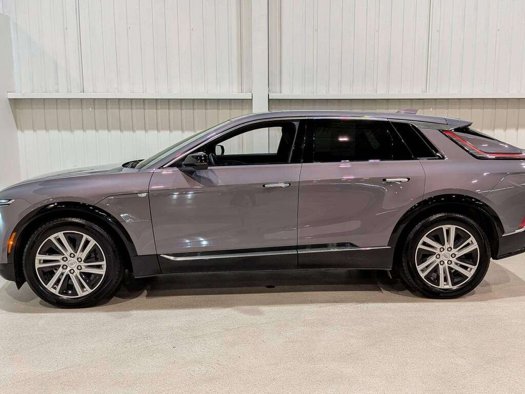 2024 Cadillac LYRIQ 4dr Tech w/1SA Grey Val-David - photo #2