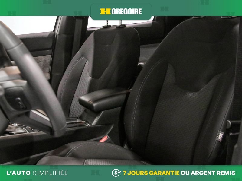2023 Jeep Compass White Saint-Eustache - photo #13