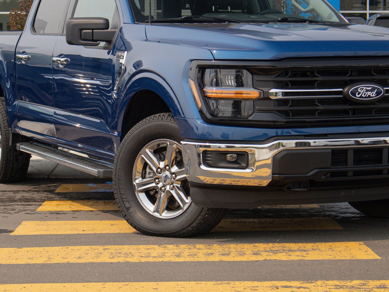 2025 Ford F-150 XLT 4WD SuperCrew 5.5' Box Blue Sherwood Park - photo #5