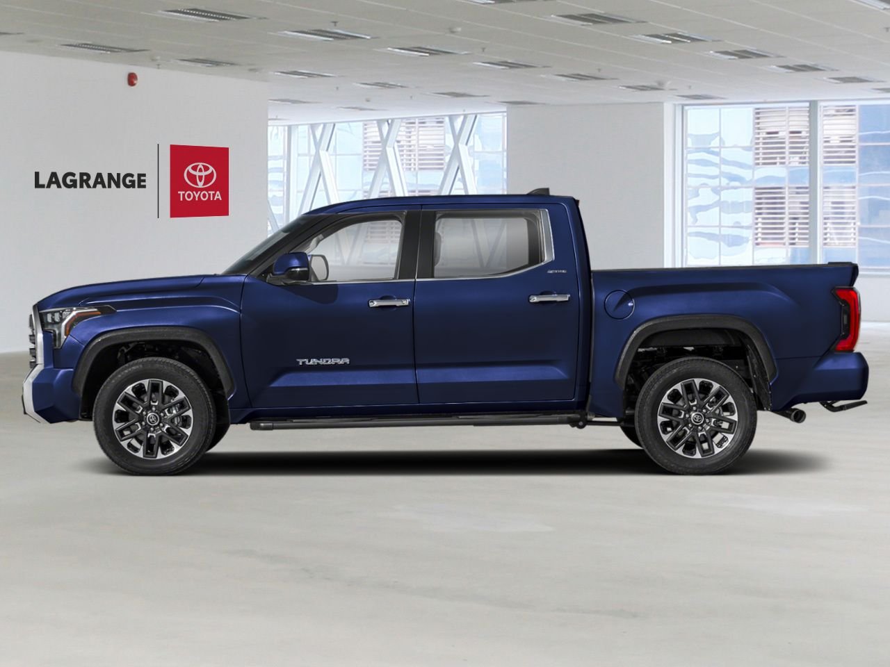 Toyota Tundra 4X4 Limited CrewMax 4x4 2026 Bleu heliographique Lac-Etchemin - photo #1