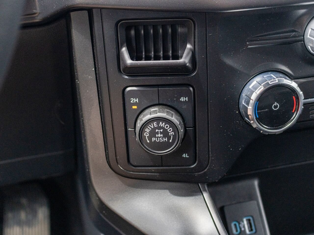 2024 Ford F-150 XLT cabine SuperCrew 4RM caisse de 5,5 pi Grey Châteauguay - photo #16