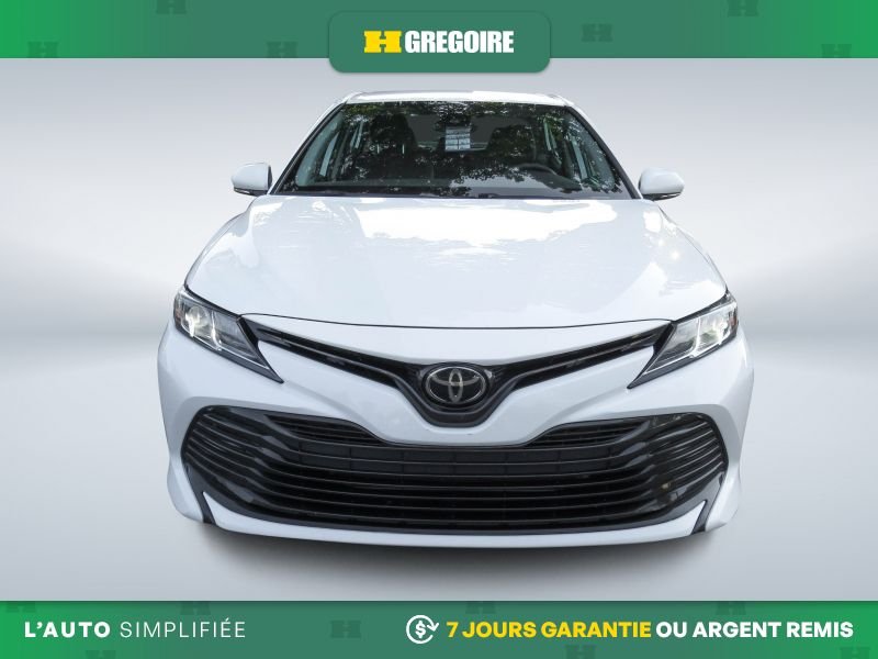 2019 Toyota Camry White Saint-Eustache - photo #1