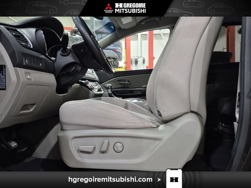 2017 Kia Sedona Grey Laval - photo #14