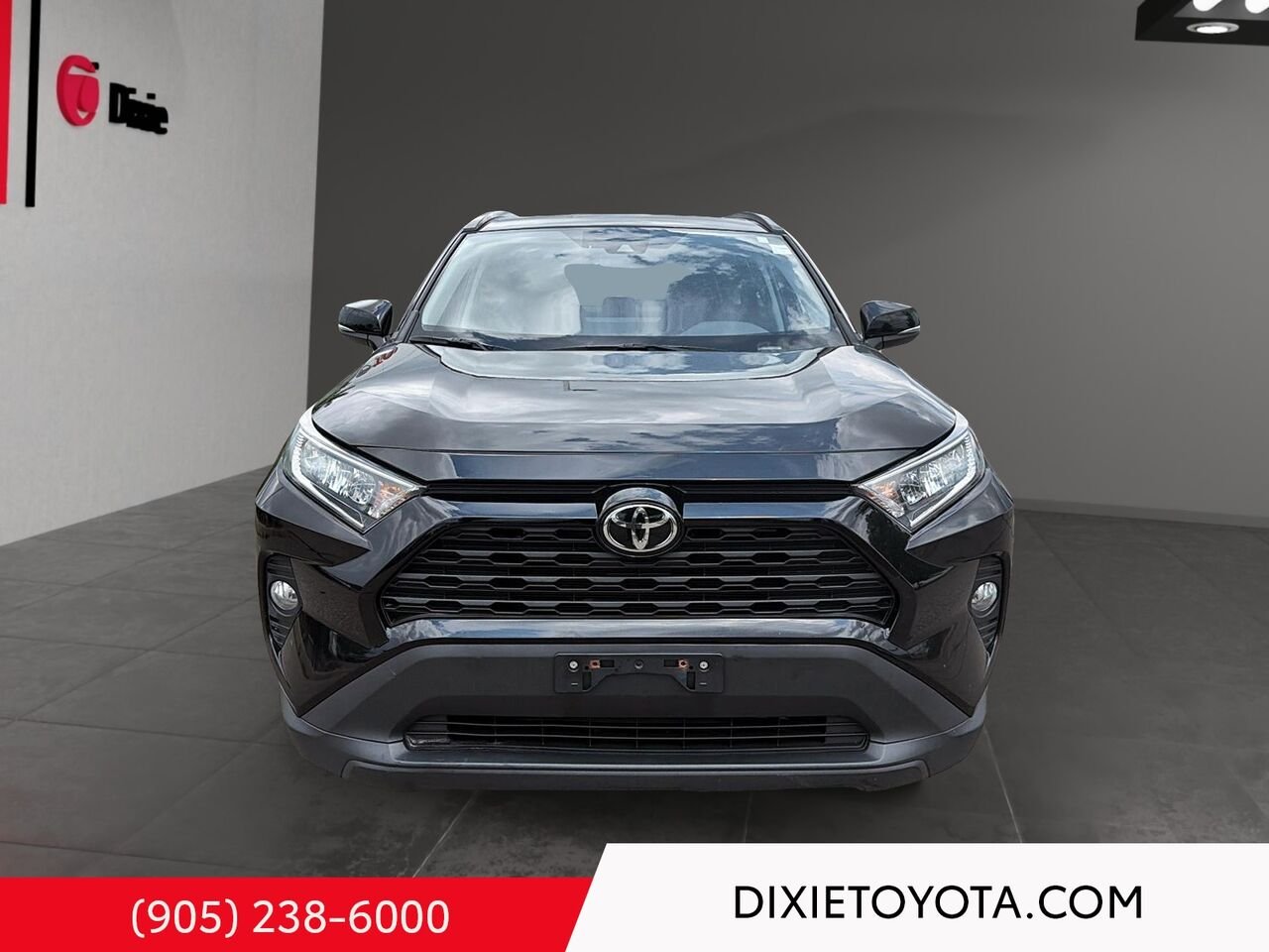 2021 Toyota RAV4 XLE PREMIUM AWD / HEATED SEATS / MOONROOF / LEATHER SURFACE / CARPLAY AND ANDROID AUTO Midnight Black Metallic Mississauga - photo #1