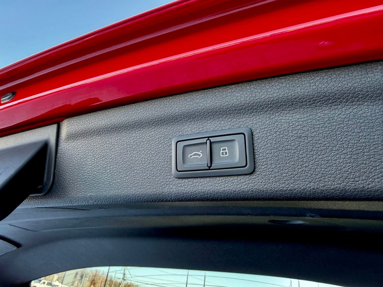 2019 Audi Q3 Red Notre-Dame-des-Prairies - photo #14