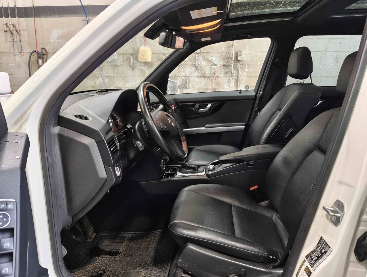 2012 Mercedes-Benz GLK-Class 4MATIC 4dr GLK 350 White Sherwood Park - photo #7
