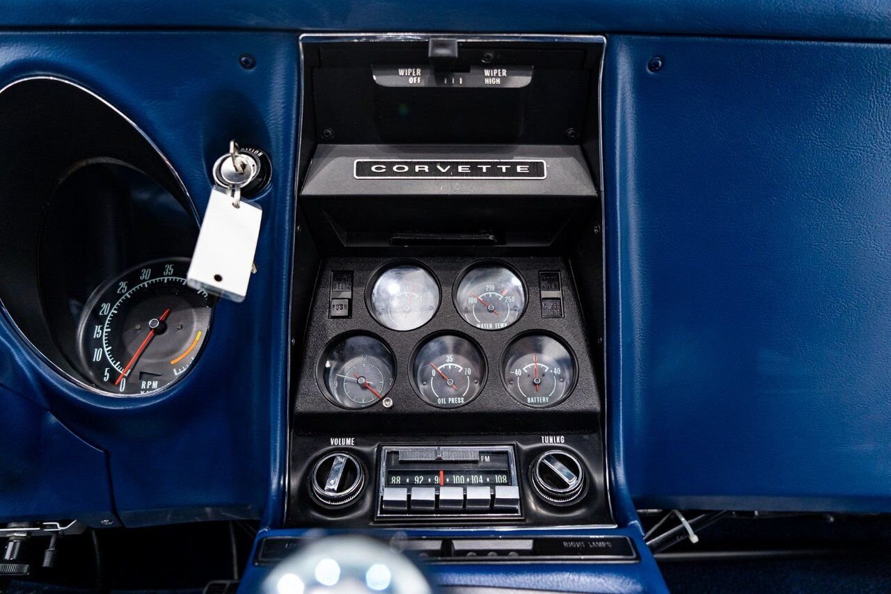 Chevrolet Corvette *PRIX EN USD* Matching numbers Top flight with extensive documentation 1968 Bleu Montréal - photo #10