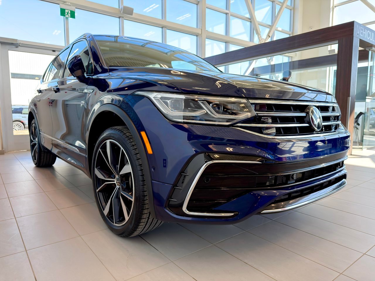 Volkswagen Tiguan 2024 Bleu Notre-Dame-des-Prairies - photo #8