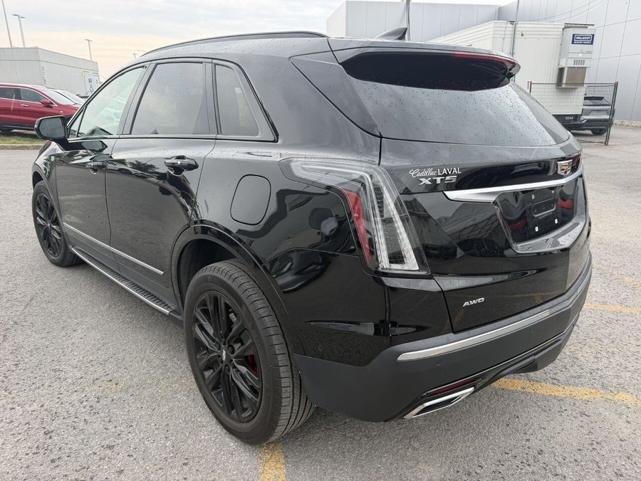 2022 Cadillac XT5 2022 Black
