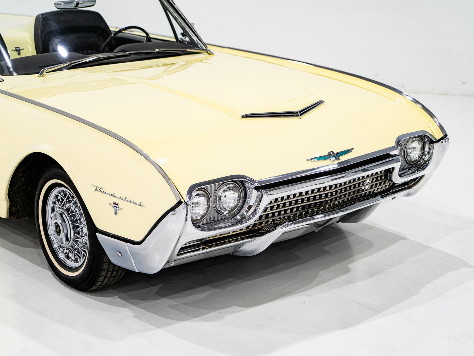 Ford Thunderbird Beautifully Presented From Older Restoration with original bill of sale 1962 Jaune Montréal - photo #33