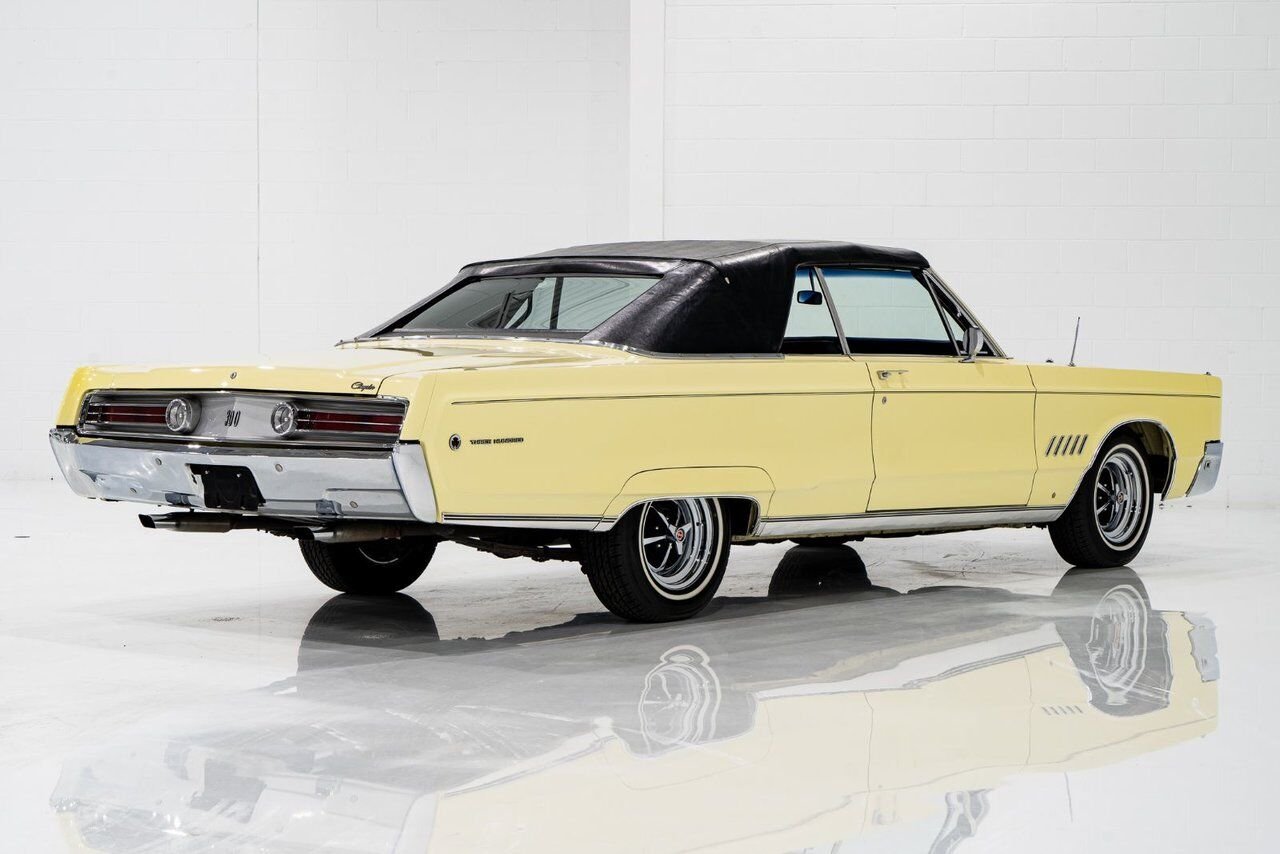 Chrysler 300 PRIX EN USD 440cu.in. Fully restored example 1968 Jaune Montréal - photo #60