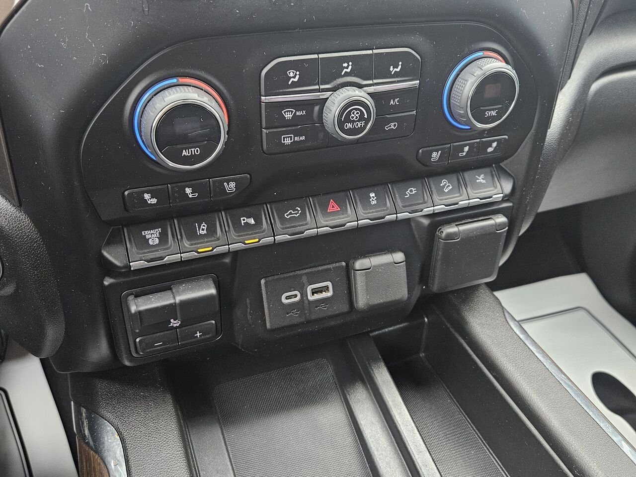2023 Chevrolet Silverado 2500HD High Country cabine multiplace 4RM 159 po Black Thetford Mines - photo #13