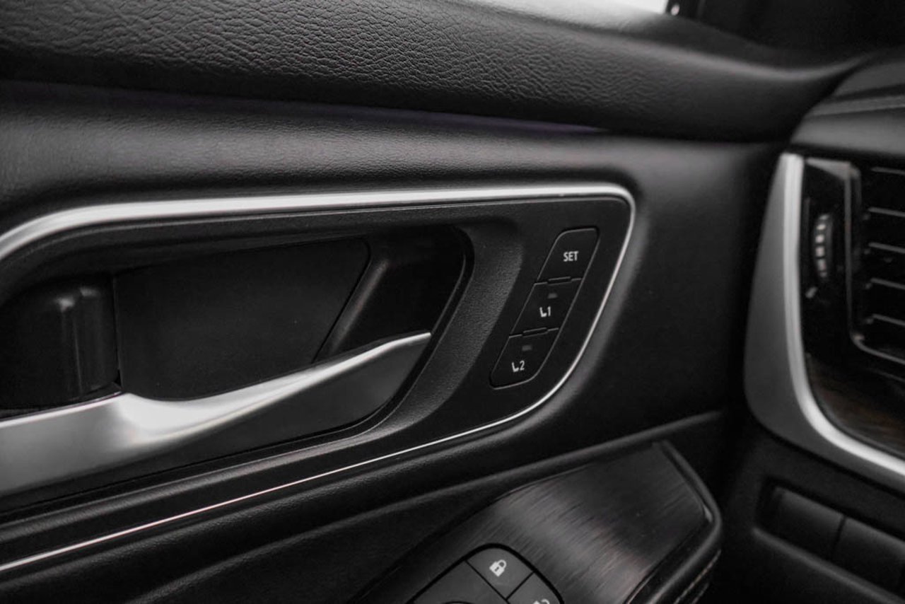 2024 Nissan Rogue AWD Platinum White Sherwood Park - photo #17