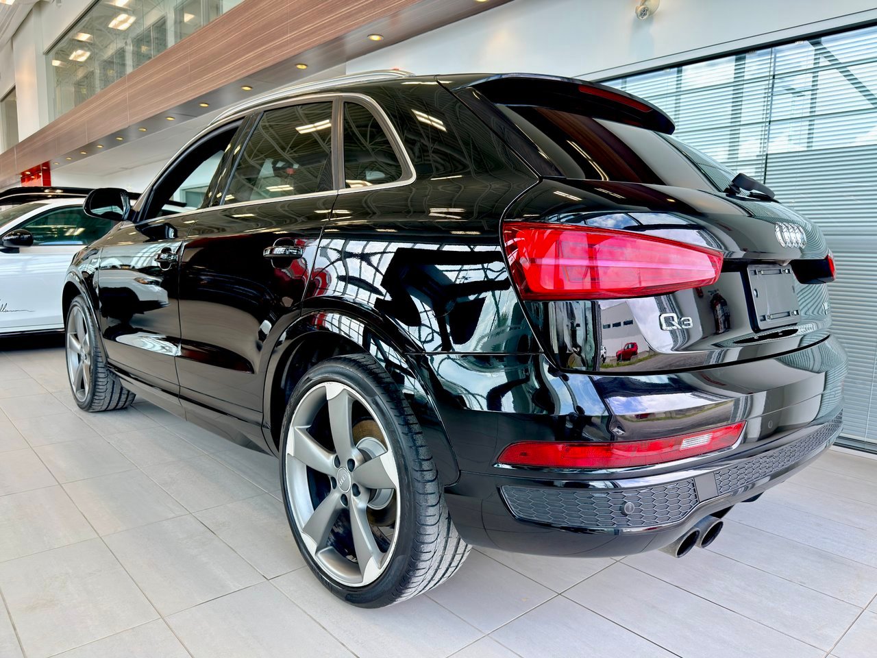 Audi Q3 2016 Noir Notre-Dame-des-Prairies - photo #10