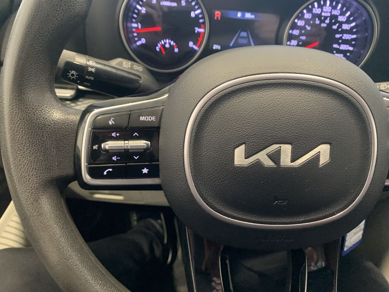 2024 Kia Carnival LX CARNIVAL LX White Châteauguay - photo #28
