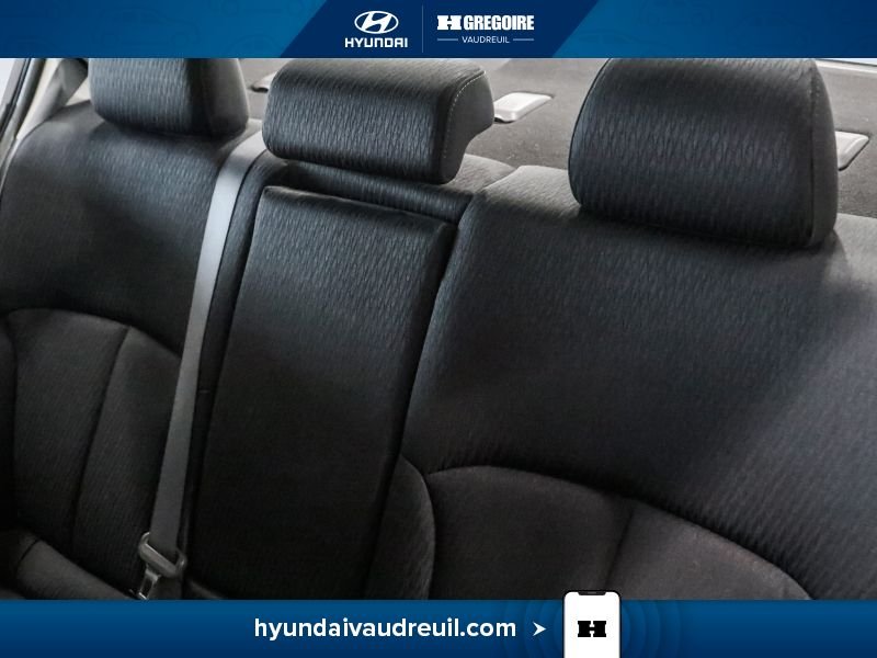 2010 Subaru Legacy Grey Laval - photo #21
