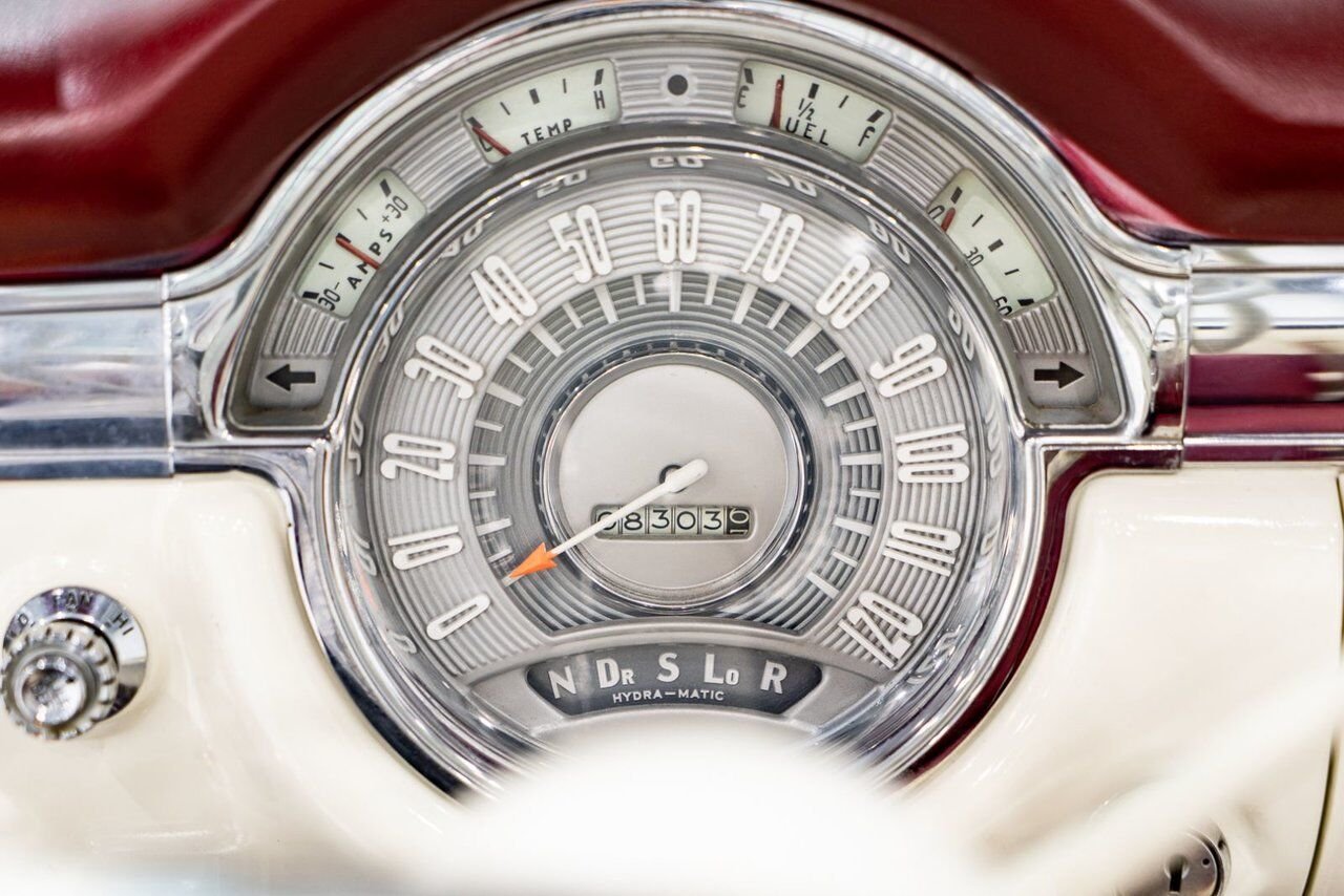 1953 Oldsmobile 98 PRIX EN USD | Convertible Beautifully Presented from complete Restoration Red Montreal - photo #73