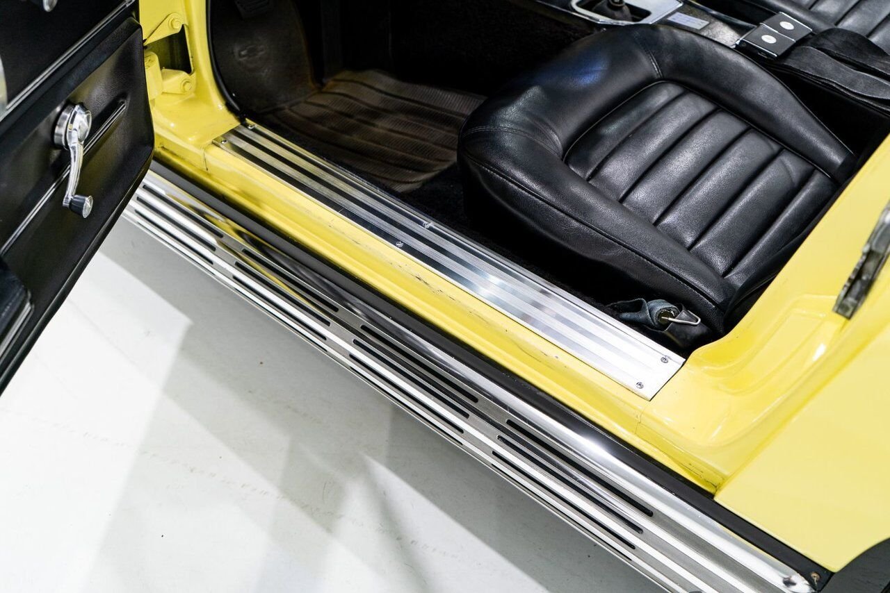 Chevrolet Corvette Matching# 427/425HP IP Code **PRICE IN USD** 1966 Jaune Montréal - photo #79