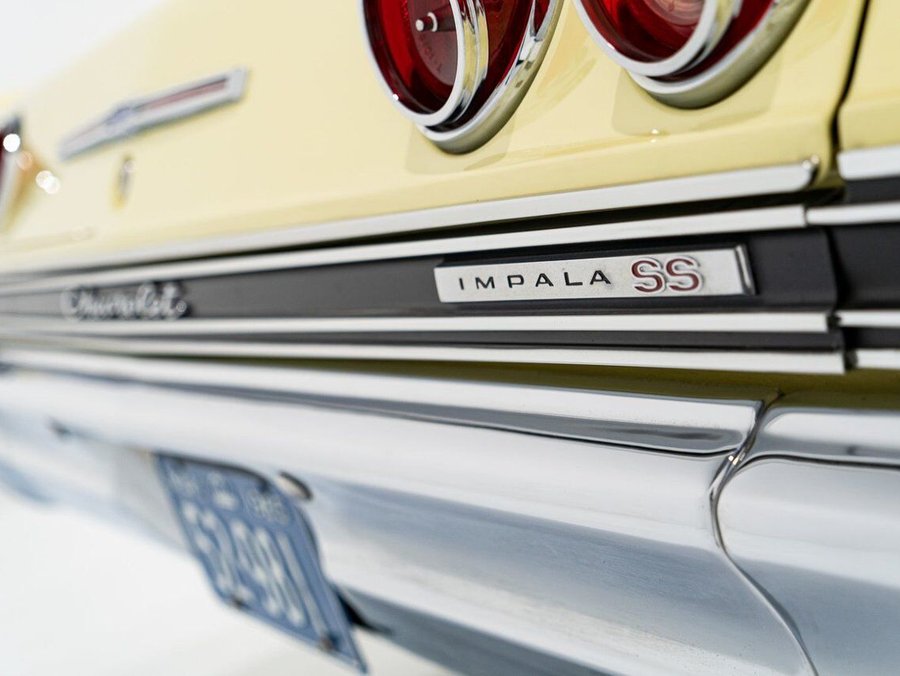 1965 Chevrolet Impala SS 1965 Yellow