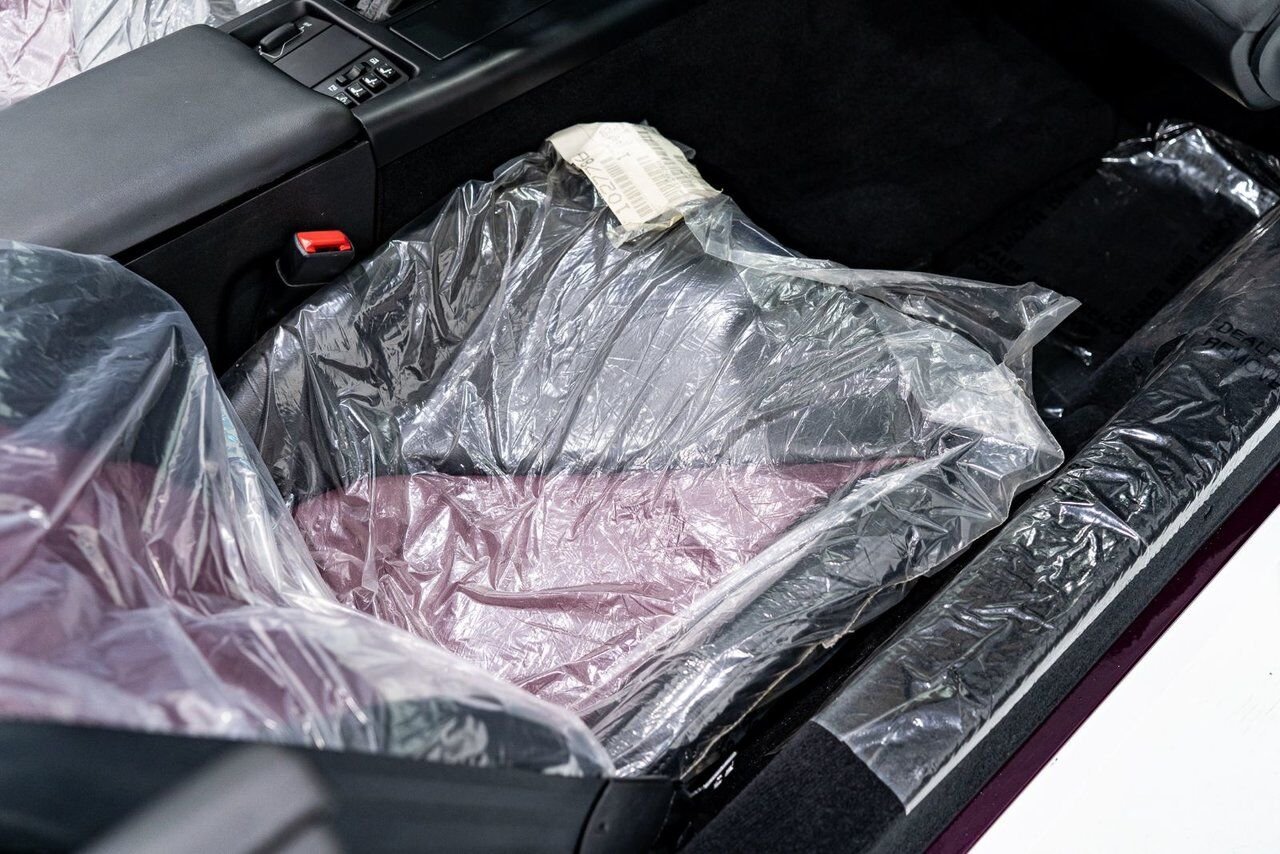 Chevrolet Corvette *PRIX EN USD* RPO Z4Z PACE CAR PRESENTED IN DELIVERY PACKAGING WITH ONLY 192MILES (307KM) FROM NEW 1995 Blanc Montréal - photo #110