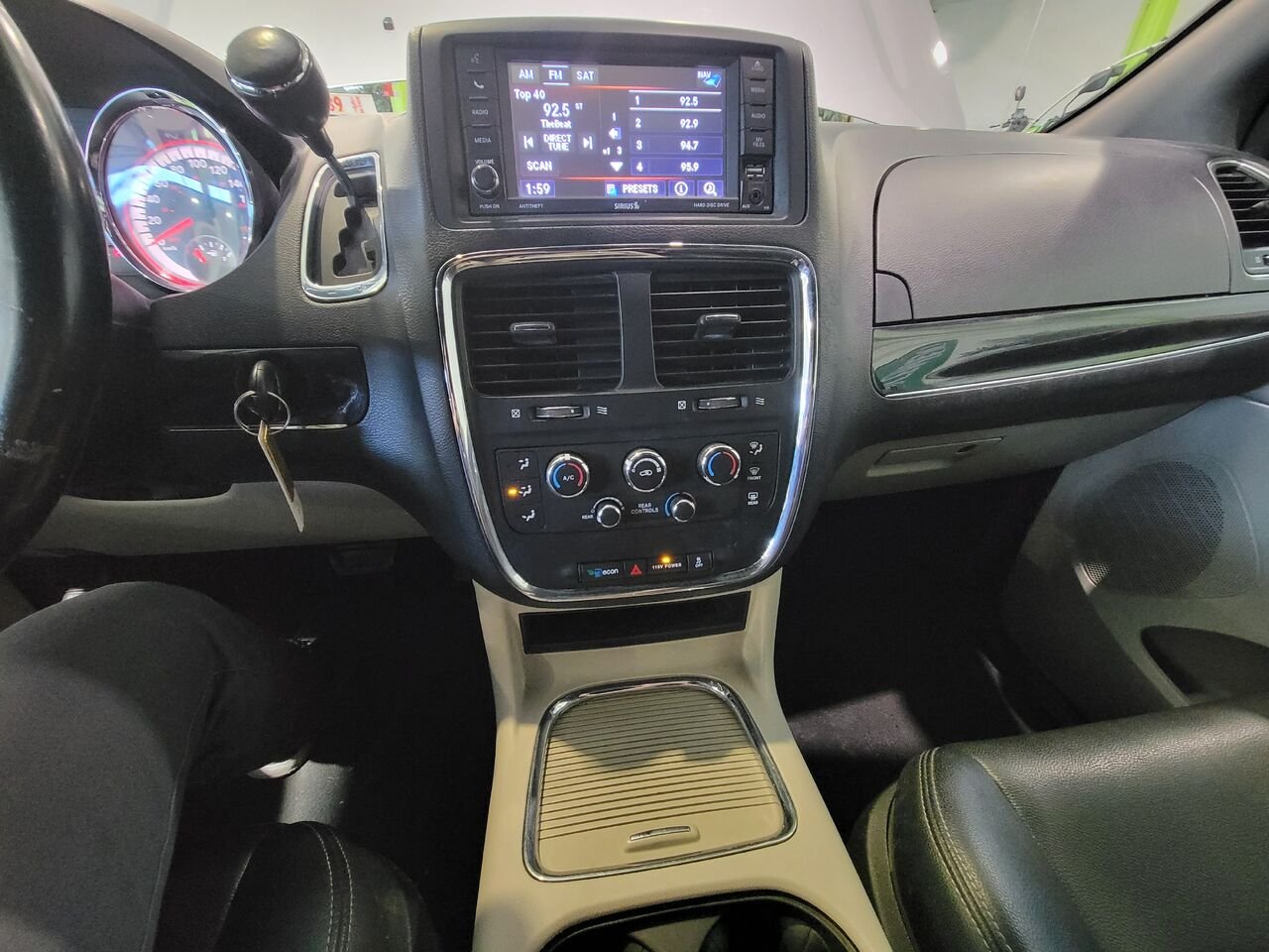 2019 Dodge Grand Caravan Silver  - photo #18