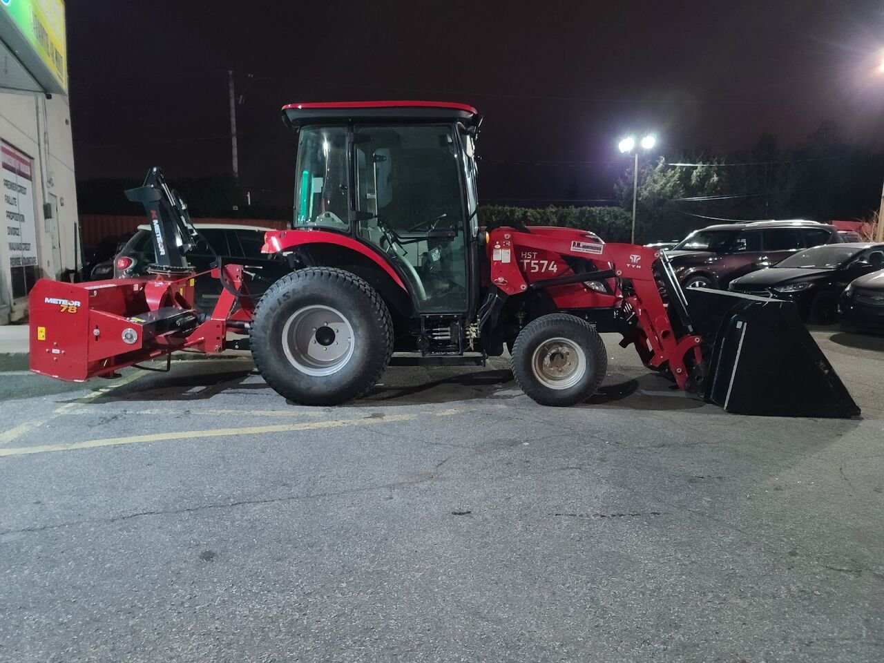 TYM T574H 2023 Rouge Longueuil, - photo #15