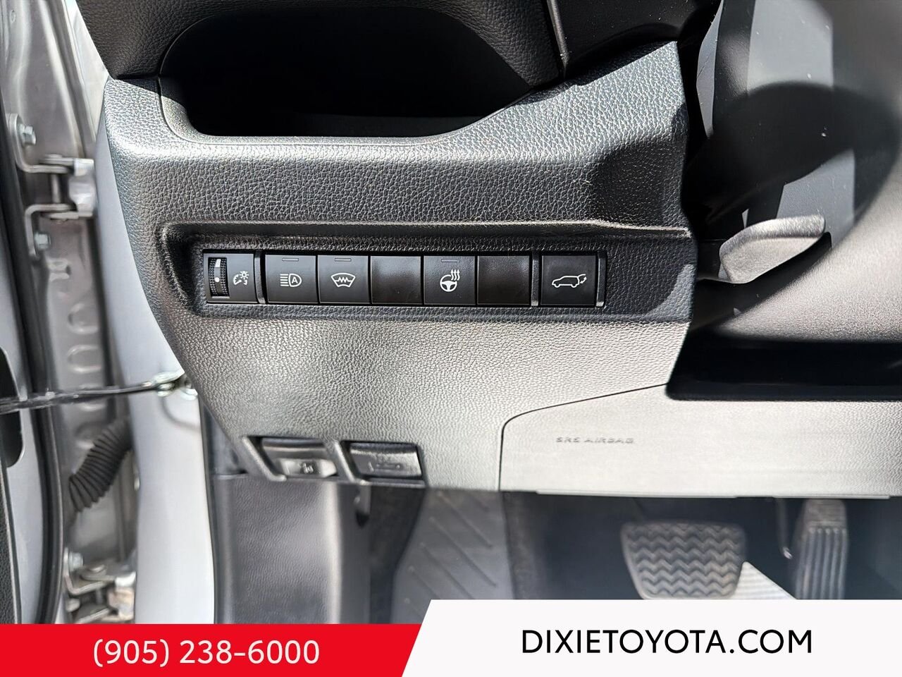 2023 Toyota RAV4 XLE PREMIUM AWD / HEATED SEATS / MOONROOF / LEATHER SURFACE / CARPLAY AND ANDROID AUTO Silver Sky Metallic Mississauga - photo #12
