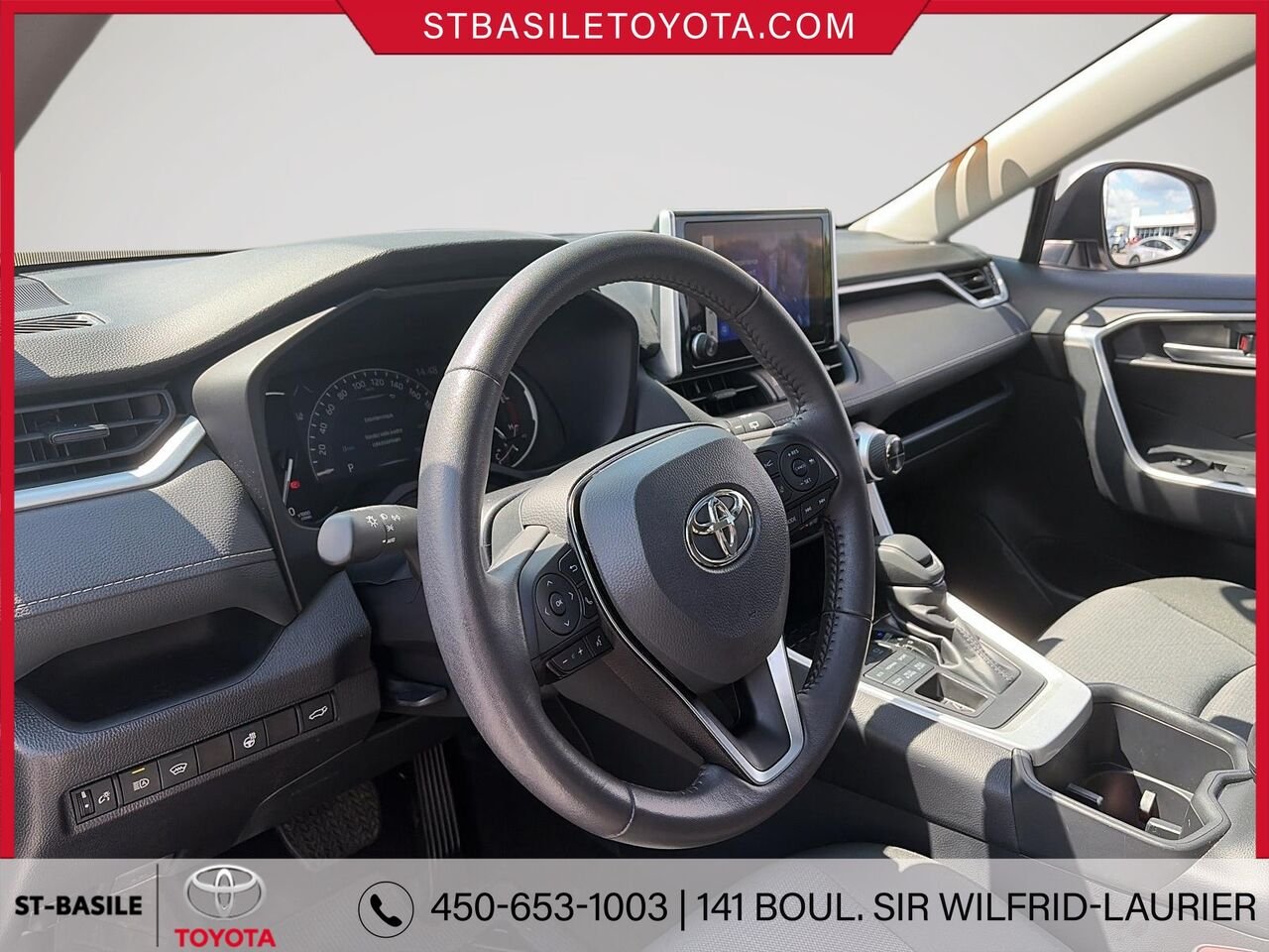 2025 Toyota RAV4 White Saint-Basile-le-Grand - photo #11