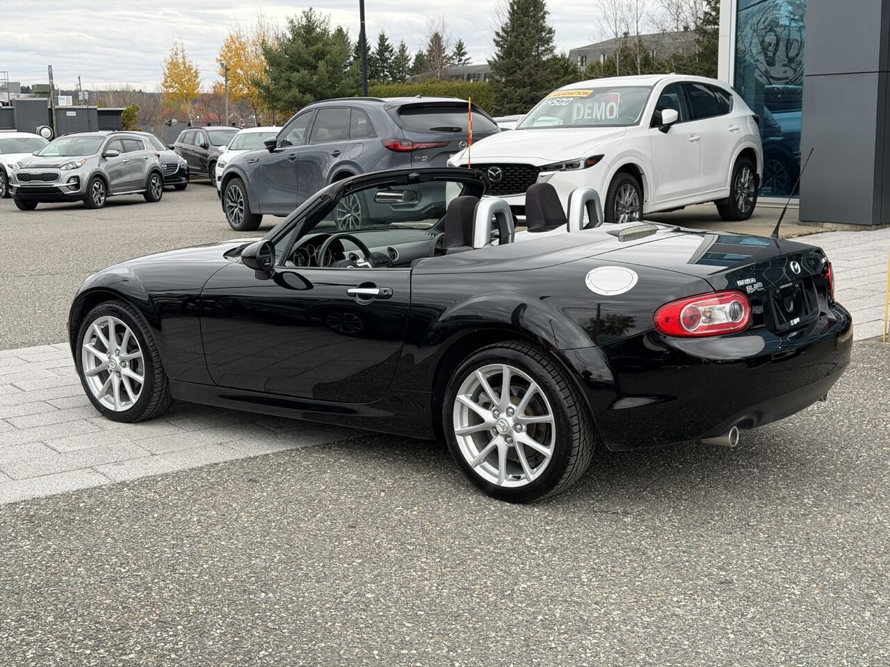 2009 Mazda MX-5 Black Ste-Marie - photo #6