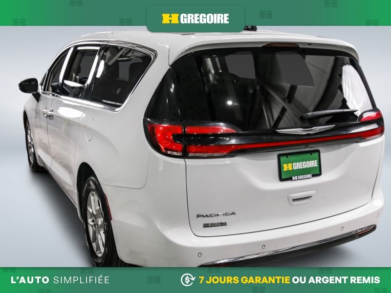 2023 Chrysler Pacifica White Saint-Eustache - photo #4