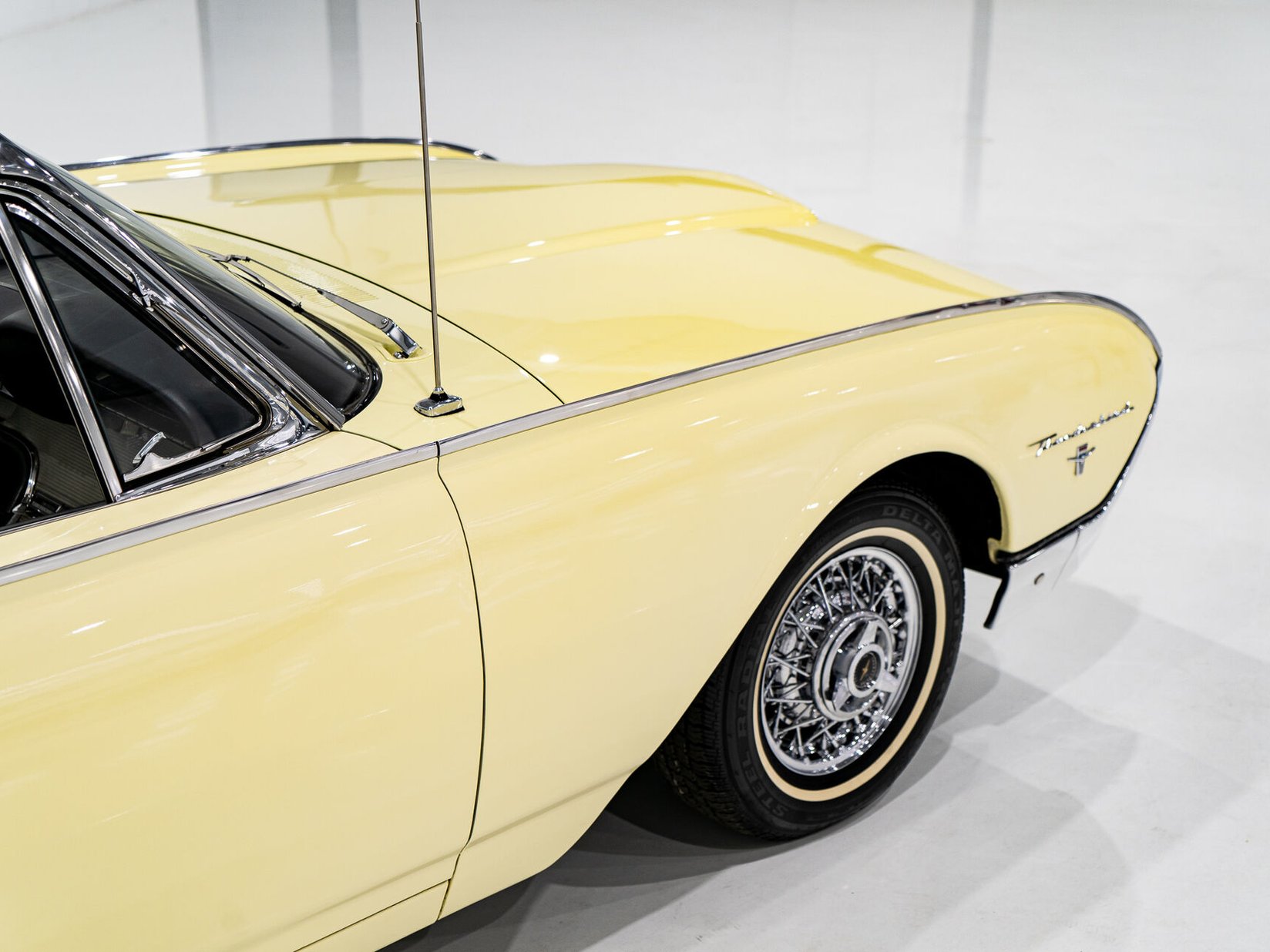 Ford Thunderbird Beautifully Presented From Older Restoration with original bill of sale 1962 Jaune Montréal - photo #41