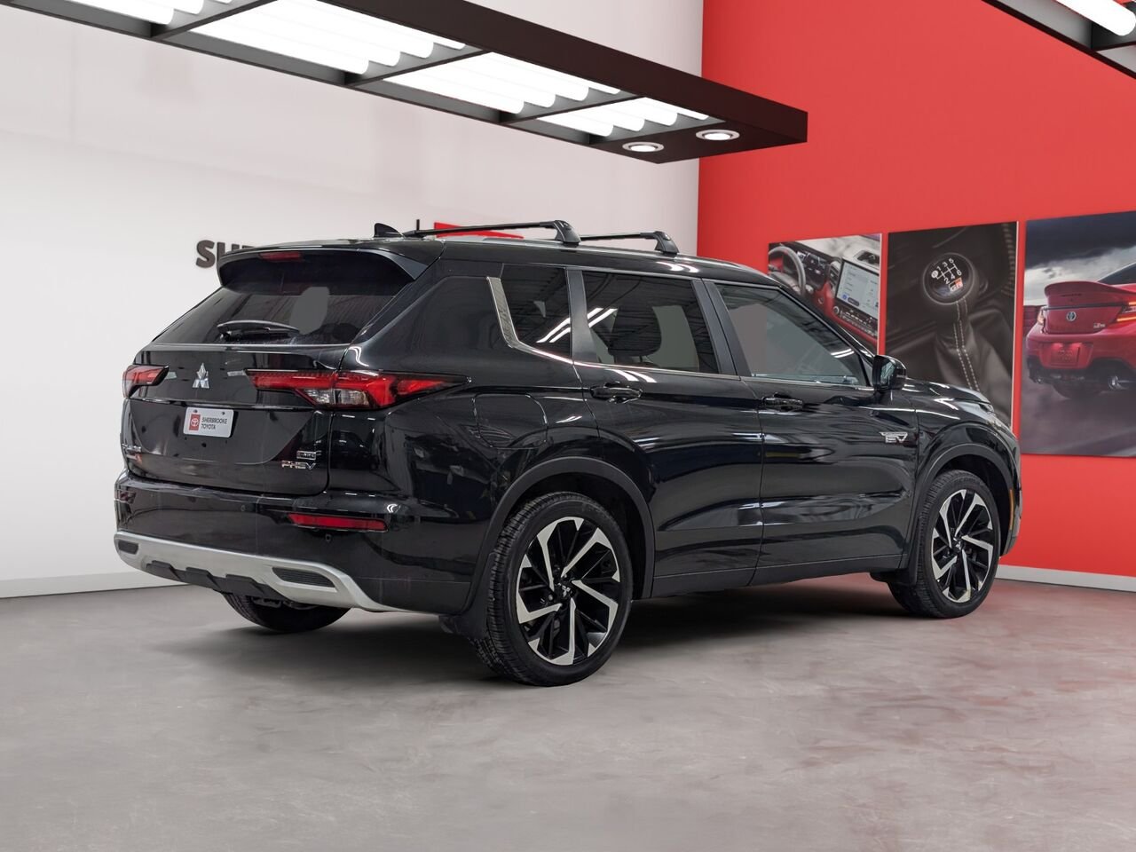 Mitsubishi Outlander PHEV SEL/SIÈGES CHAUFFANTS/ TOIT OUVRANT PANORAMIQUE/VOLANT CHAUFFANT/CAMÉRA DE RECUL/AC 2025 Noir Sherbrooke - photo #2