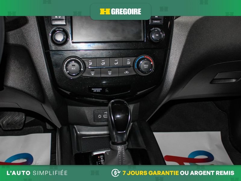 2023 Nissan Qashqai White Laval - photo #18