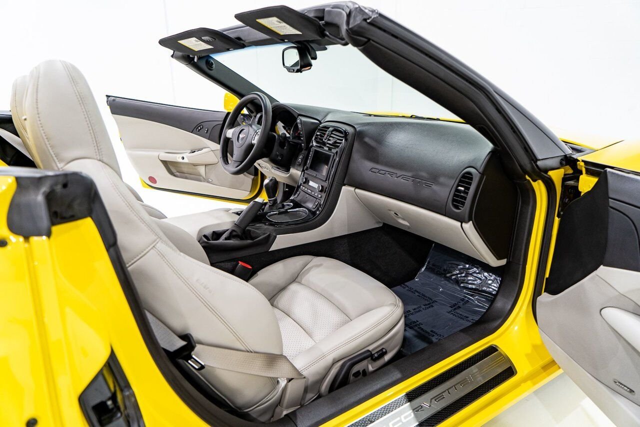 2008 Chevrolet Corvette PRIX EN USD | With Only 900km (563mi) From New With Window Sticker Yellow Montreal - photo #13