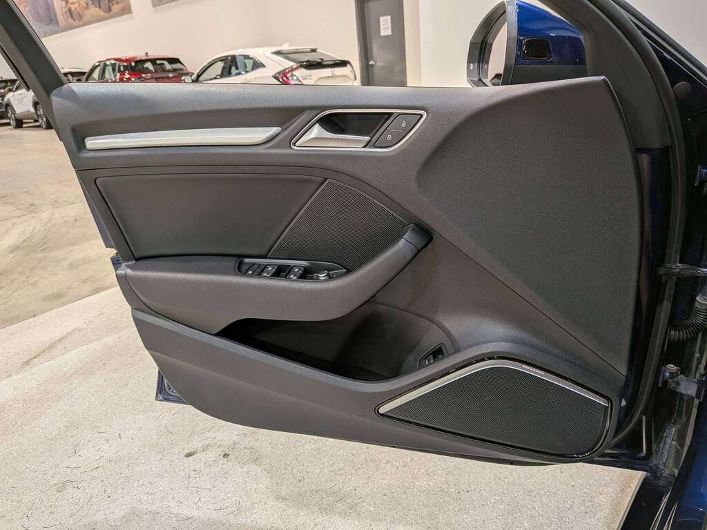 2018 Audi S3 Sedan 2.0 TFSI quattro Technik S tronic Blue Val-David - photo #33