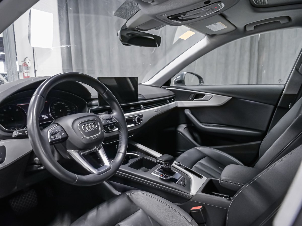 Audi A4 Sedan KONFORT 45 2024 Gris Montréal - photo #1