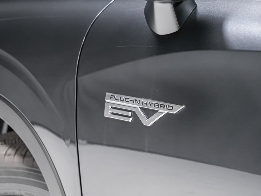2026 Mitsubishi Outlander Plug-In Hybrid ES Graphite Grey Metallic