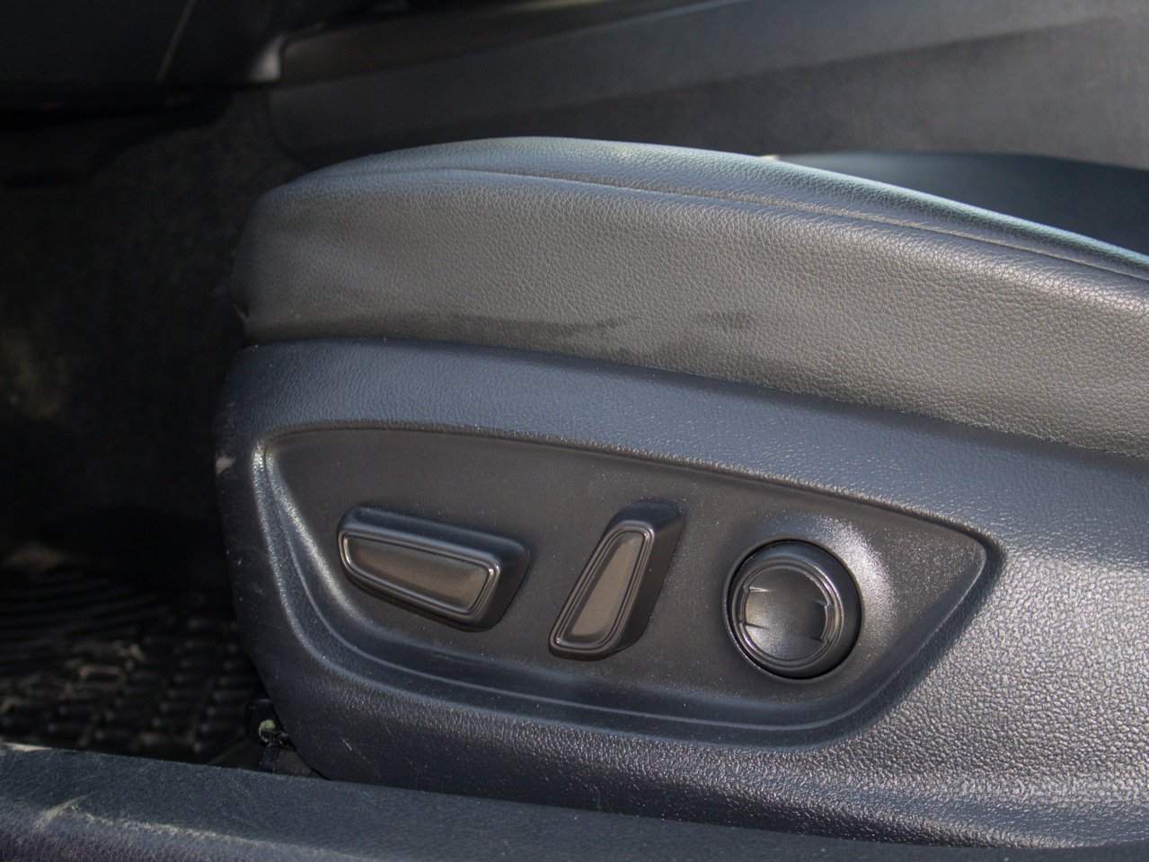 2024 Toyota Camry SE Auto Grey Sherwood Park - photo #17