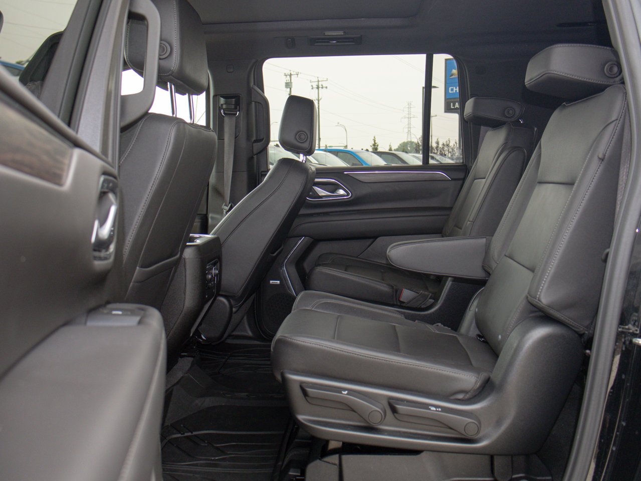 2023 Chevrolet Suburban 4WD 4dr LT Black Sherwood Park - photo #34