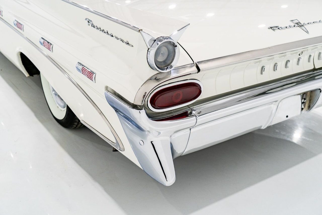 Pontiac PARISIENNE **PRIX EN USD** Fully restored with 261cu.in. and GM built sheet 1959 Blanc Montréal - photo #4