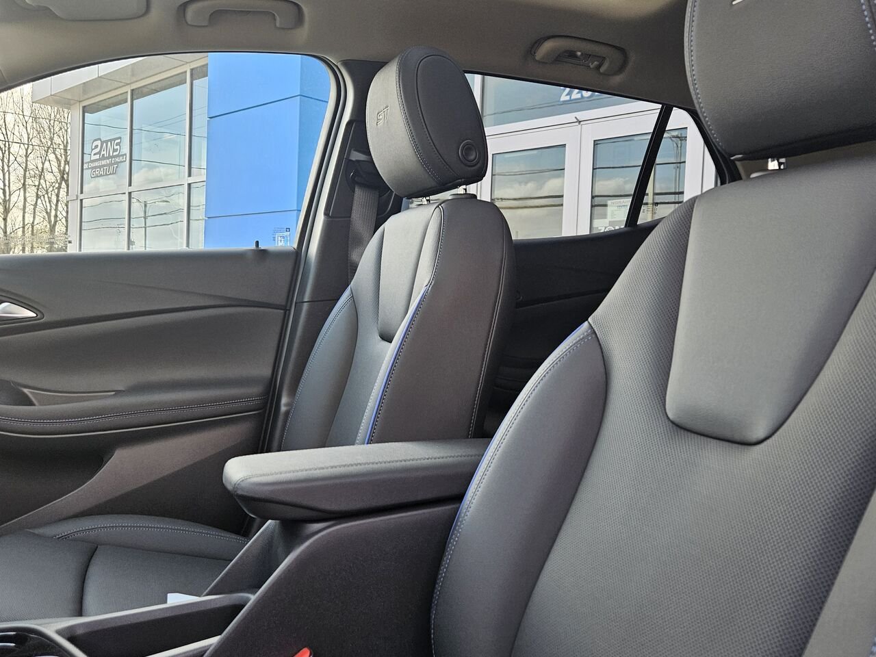 2026 Buick Encore GX Tourisme sport 4 portes TI Ebony Twilight Metallic Thetford Mines - photo #14