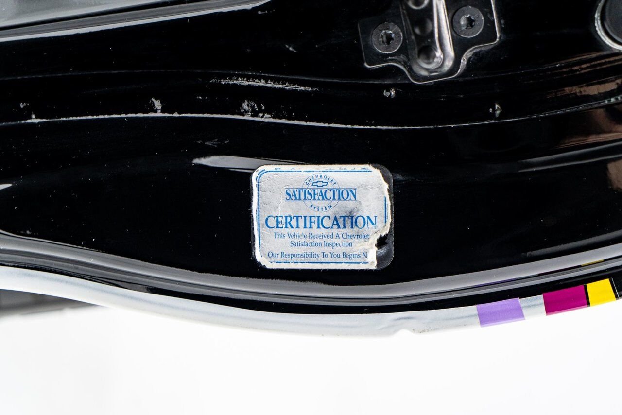 1993 Chevrolet CAMARO Z28 PRIX EN USD | Pace Car with only 957km (595mi) with original window sticker Black Montreal - photo #66