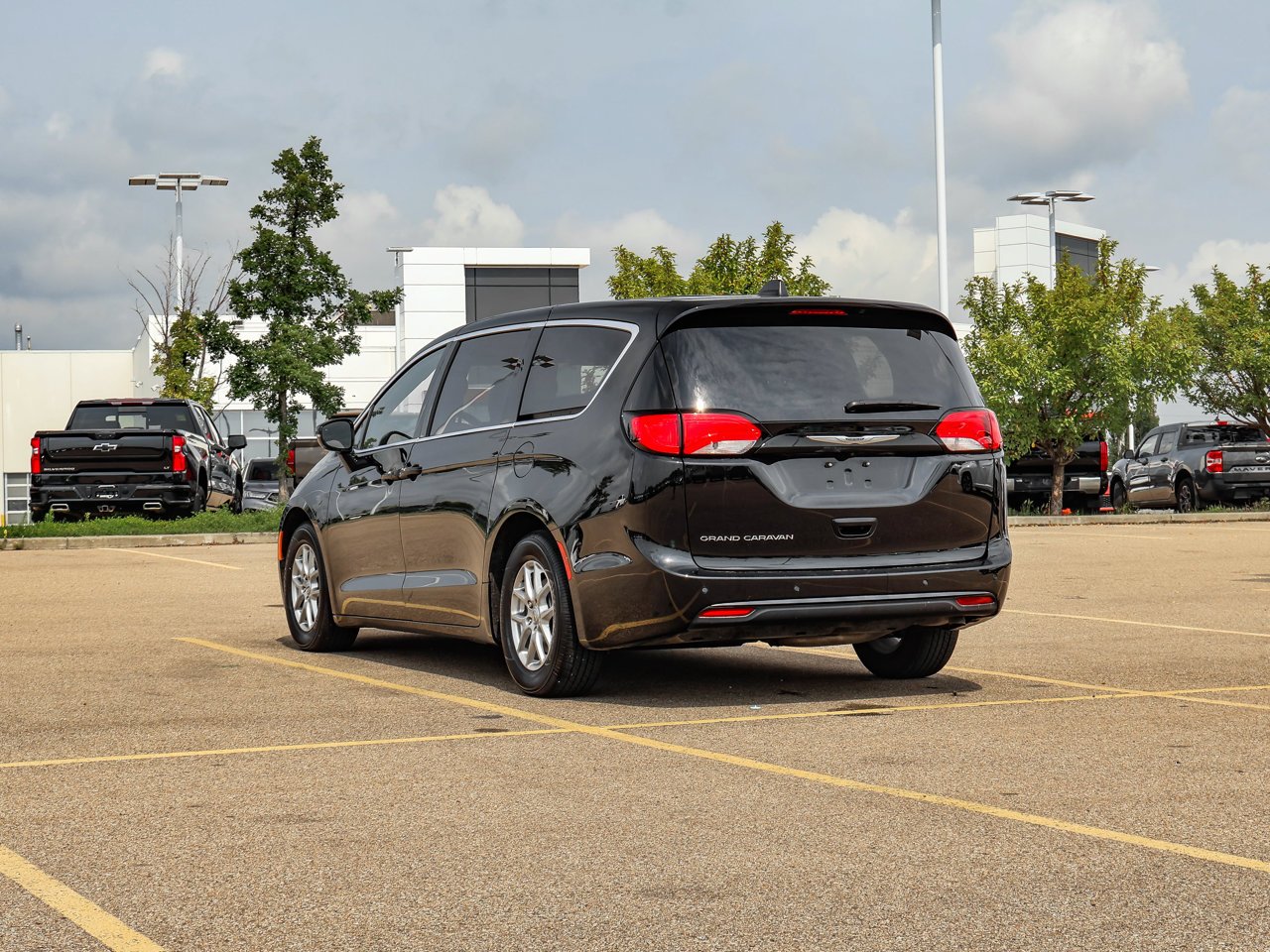 2025 Chrysler Grand Caravan SXT 2WD Black Sherwood Park - photo #5