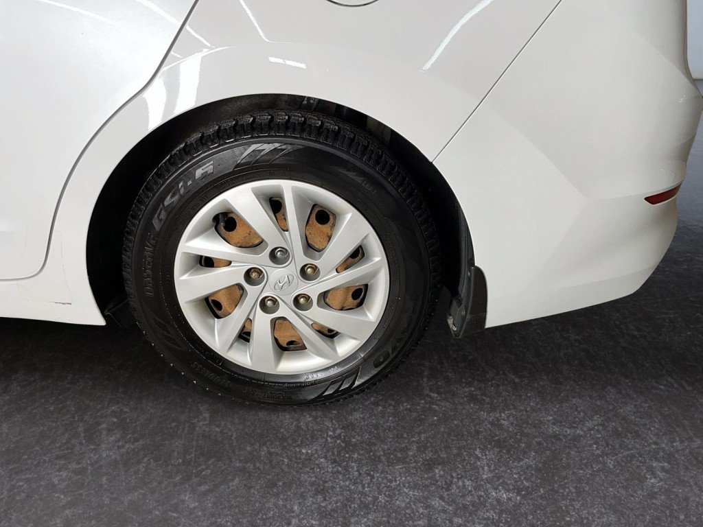 2017 Hyundai ELANTRA White Amos - photo #22