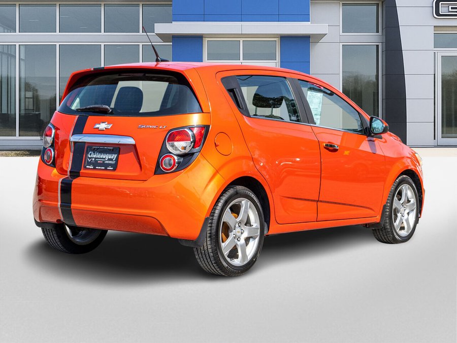 Chevrolet Sonic Hayon 5 portes LT 2012 Orange