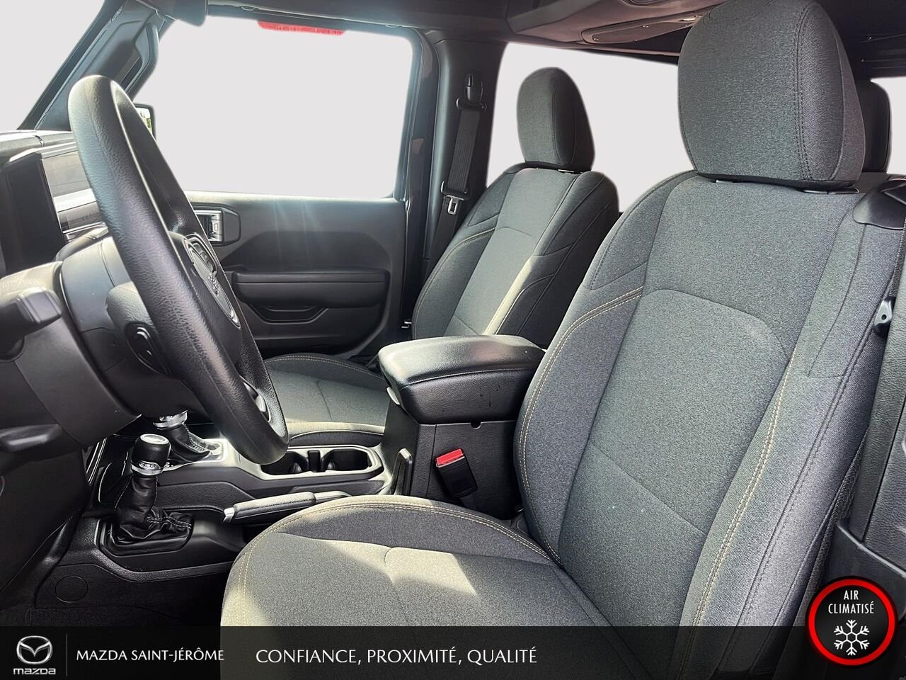 2024 Jeep Wrangler Sport 2 PORTES | TOIT SOUPLE | 4x4 | AUTOMATIQUE | V6 Black Saint-Jérôme - photo #17