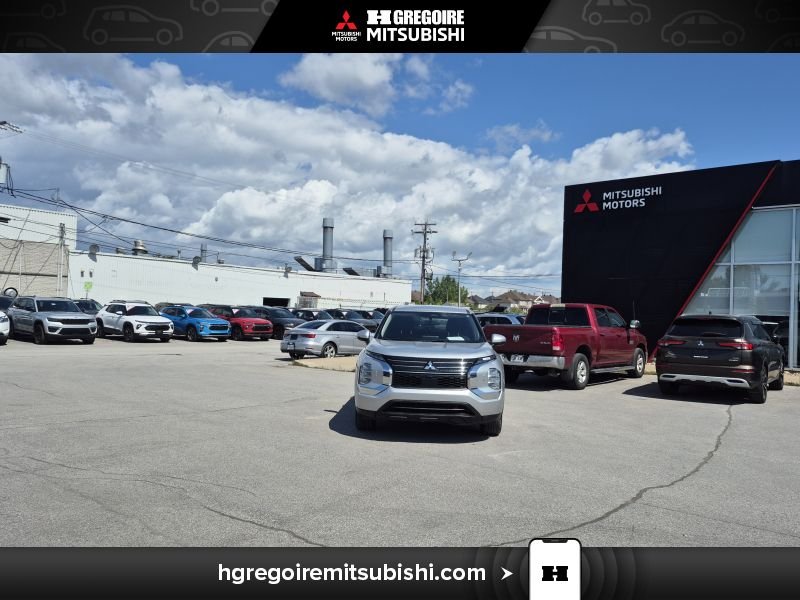 Mitsubishi Outlander 2022 Gris Blainville - photo #2